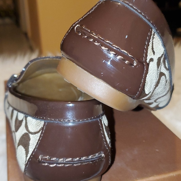 Shoes - Picture 3 of 4